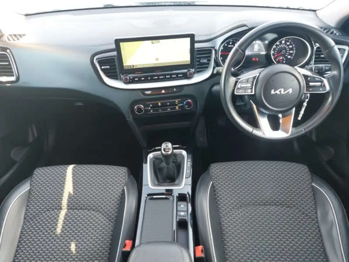 2022-kia-xceed-10-t-gdi-connect-big-2