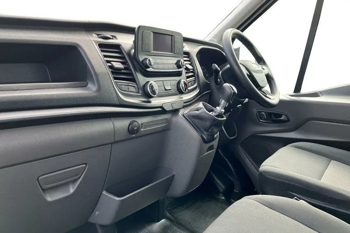 2023-ford-transit-20tdci-350-l2h1-leader-130pseu6dt-rwd-cab-big-2