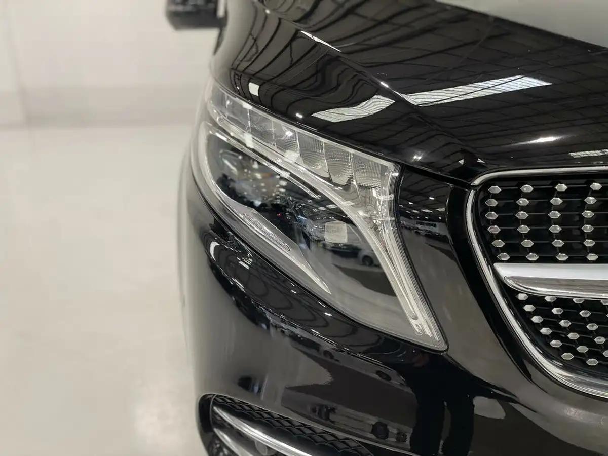 2019-mercedes-benz-v-class-20d-v220d-amg-line-long-big-46