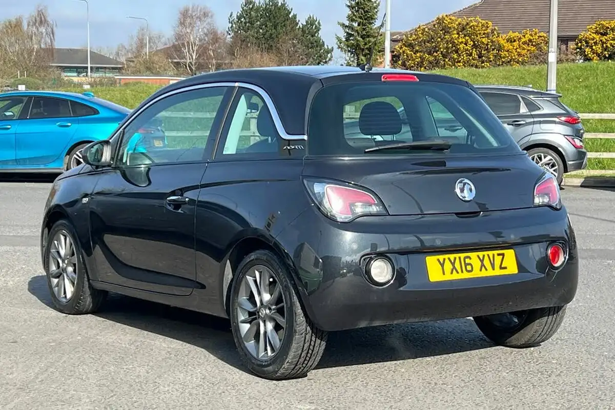 2015-vauxhall-adam-10i-jam-extreme-pk-big-2