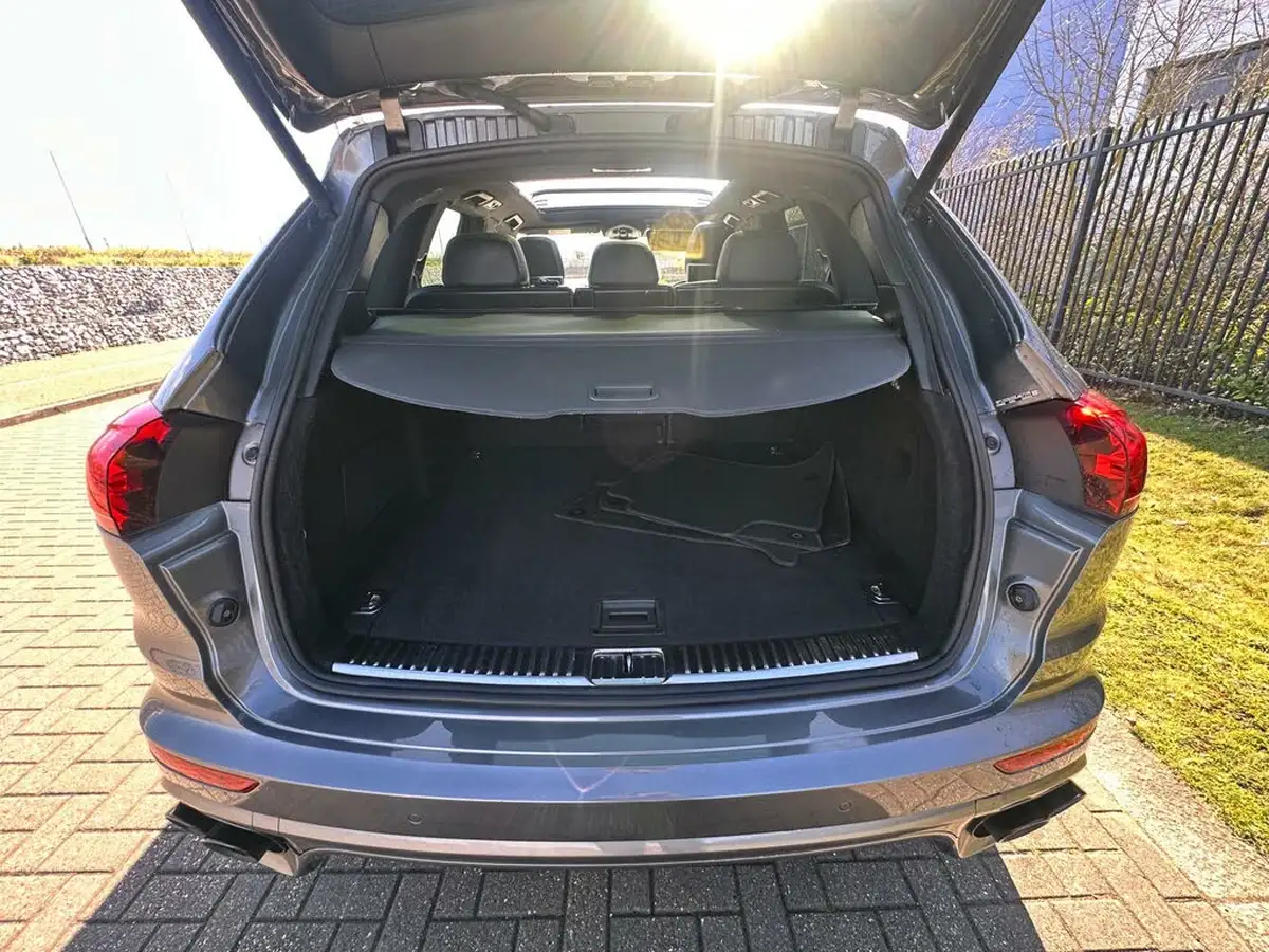 2016-porsche-cayenne-42td-s-big-60