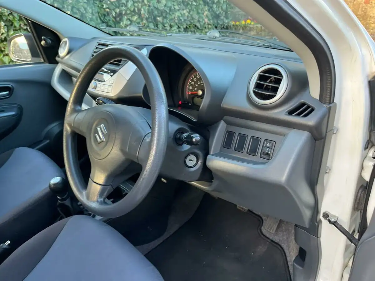 2015-suzuki-alto-10-sz-big-20