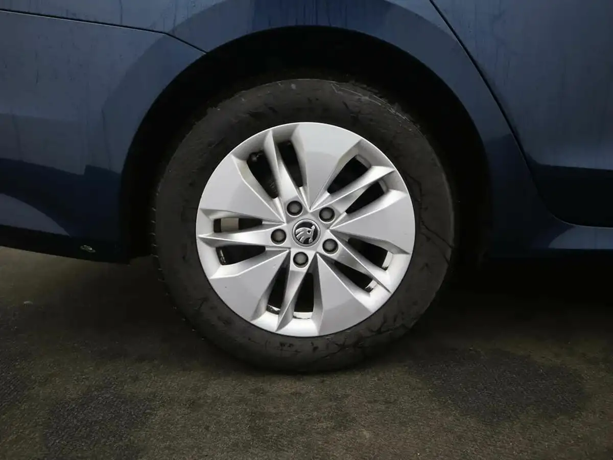 2020-skoda-octavia-10-tsi-se-technology-109ps-estate-big-6