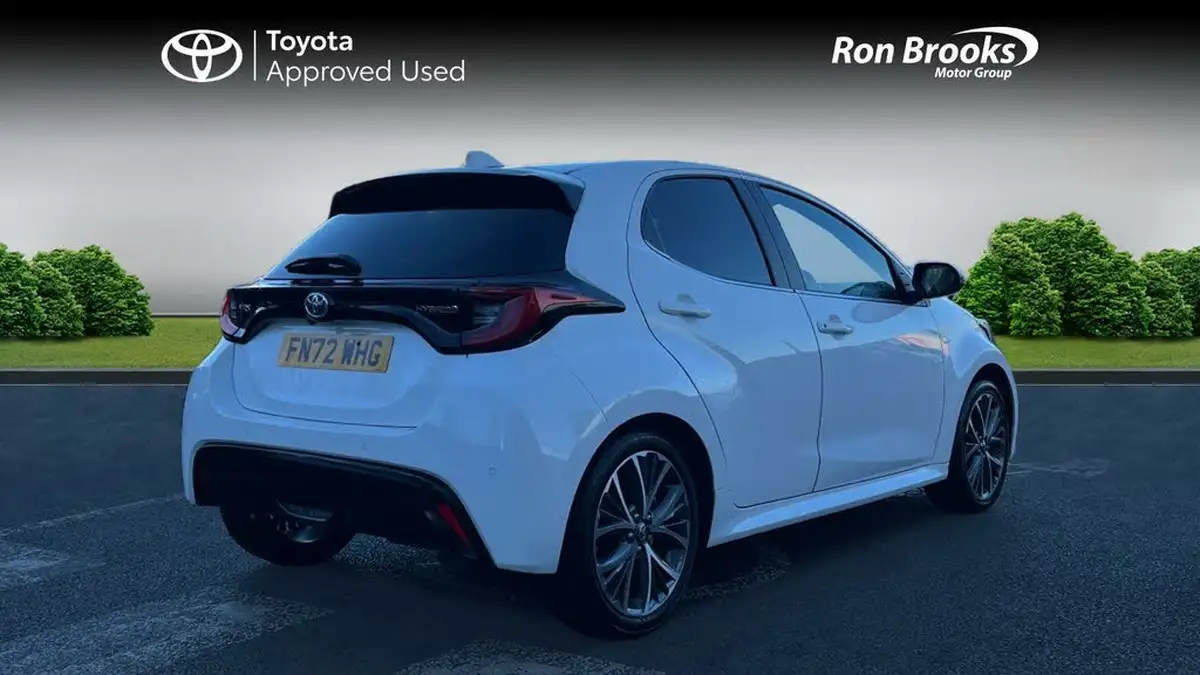 2022-toyota-yaris-15-vvt-i-excel-big-1