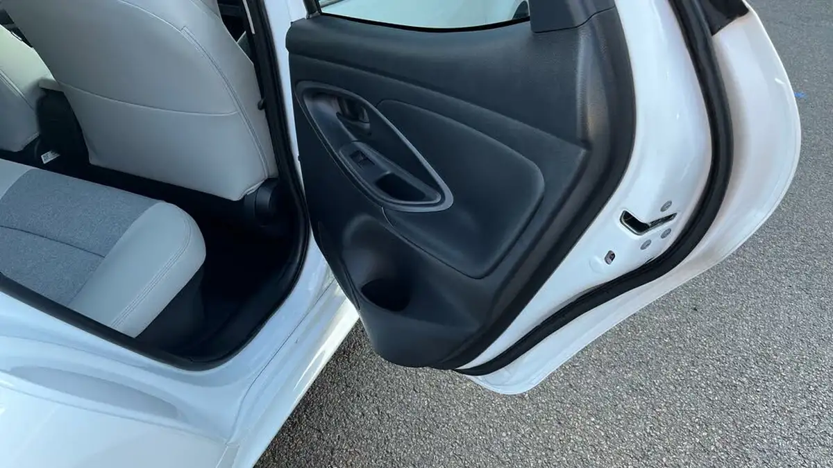 2022-toyota-yaris-15-vvt-i-excel-big-25
