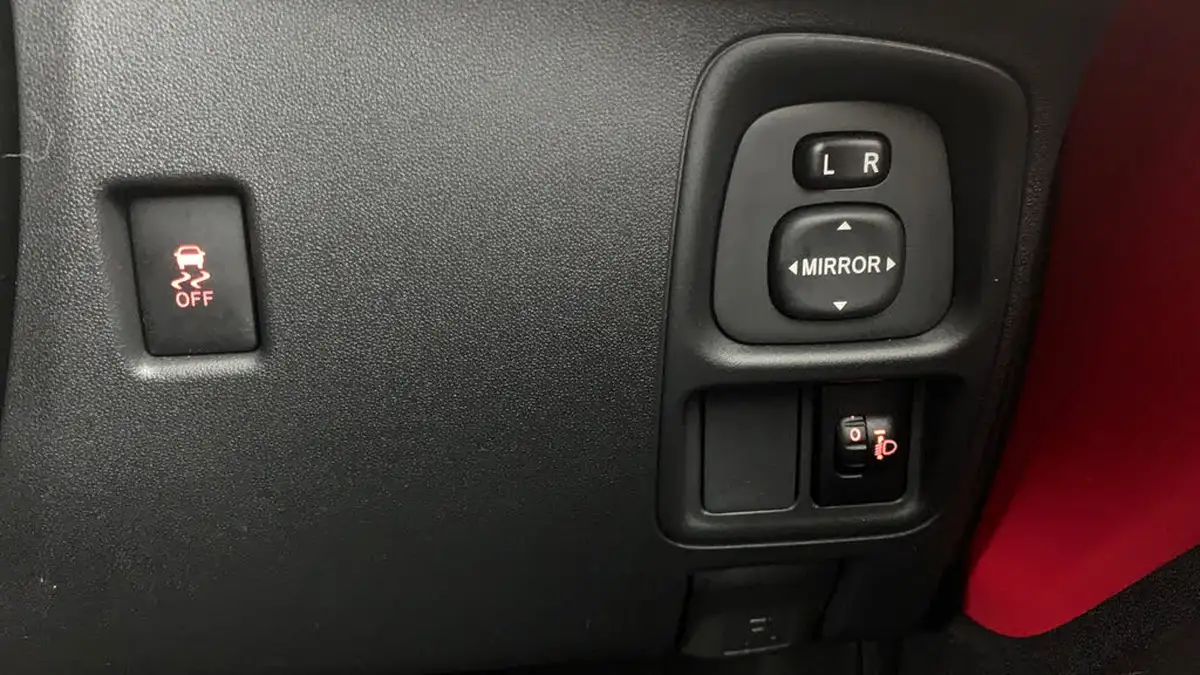 2020-toyota-aygo-10-vvt-i-x-play-tss-x-shift-big-19