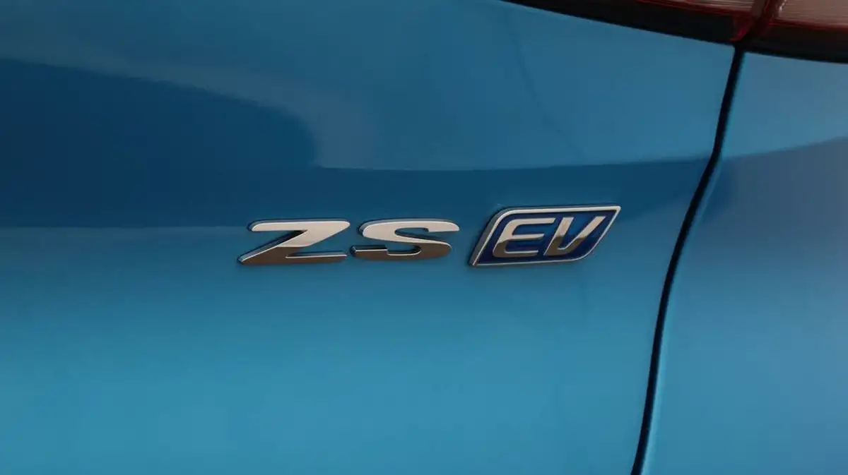 2024-mg-zs-suv-e-trophy-connect-ev-156ps-long-range-big-21