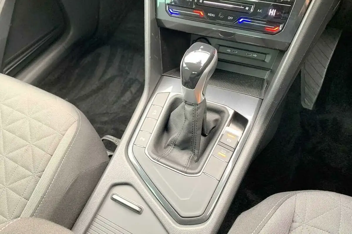 2023-volkswagen-tiguan-15-tsi-life-150ps-dsg-big-18
