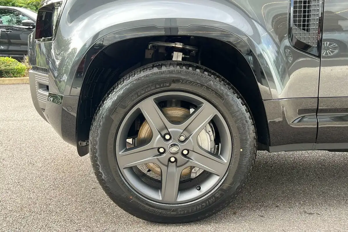 2024-land-rover-90-defender-30-d350-x-dynamic-se-big-16