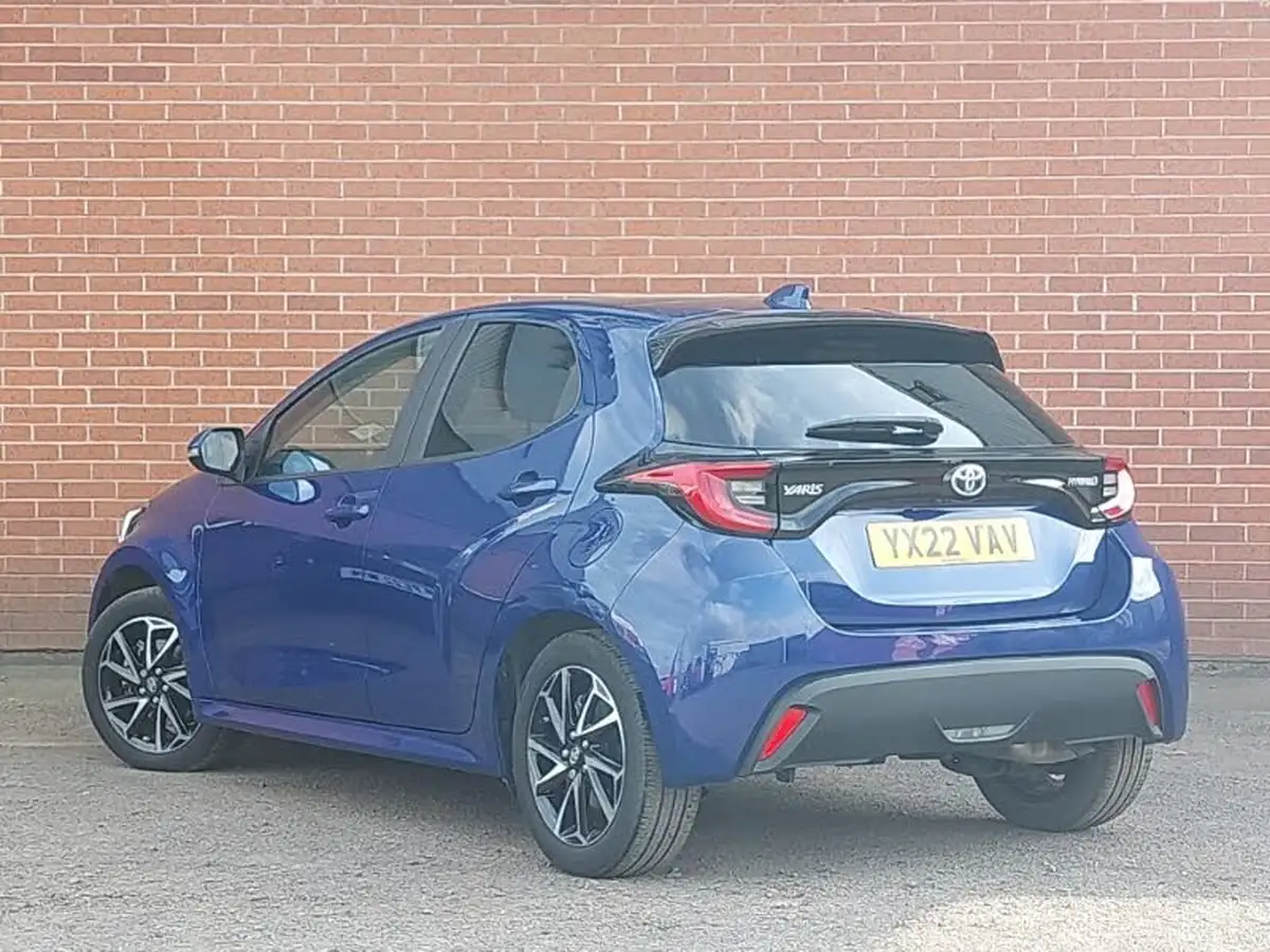 2022-toyota-yaris-15-vvt-i-design-big-1