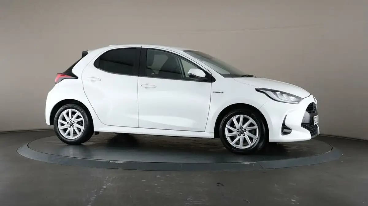 2021-toyota-yaris-15-vvt-i-design-big-54