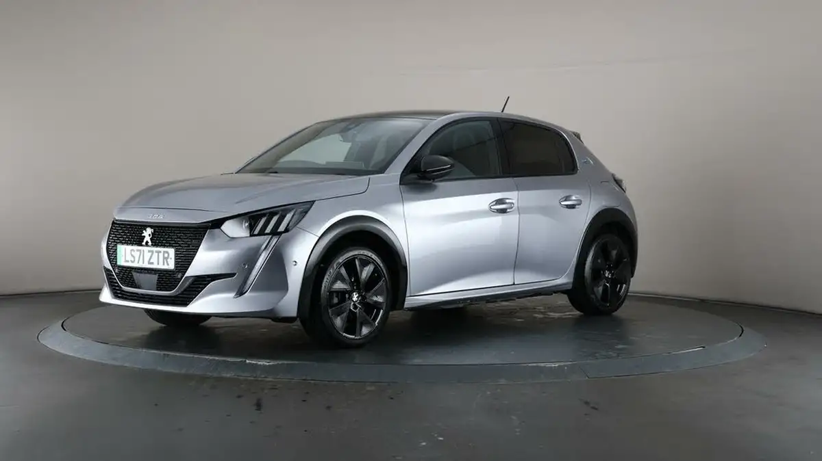 2021-peugeot-208-e-gt-premium-big-3