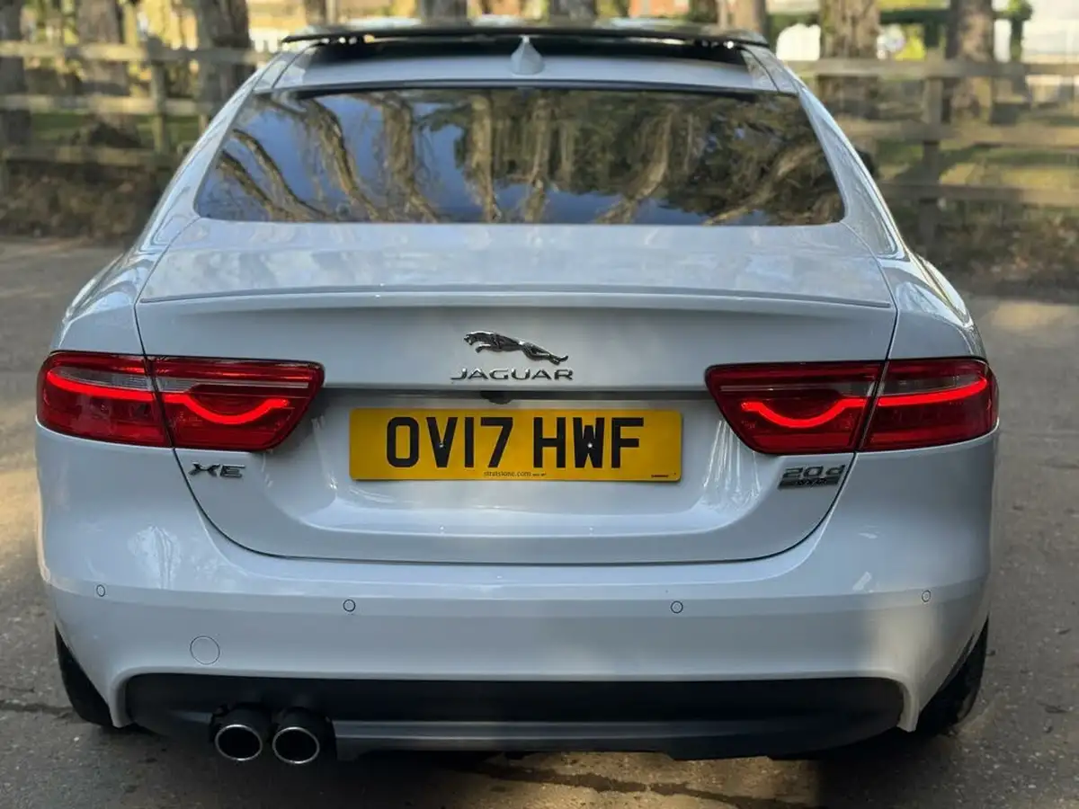 2017-jaguar-xe-20d-r-sport-180ps-awd-1999cc-auto-big-28