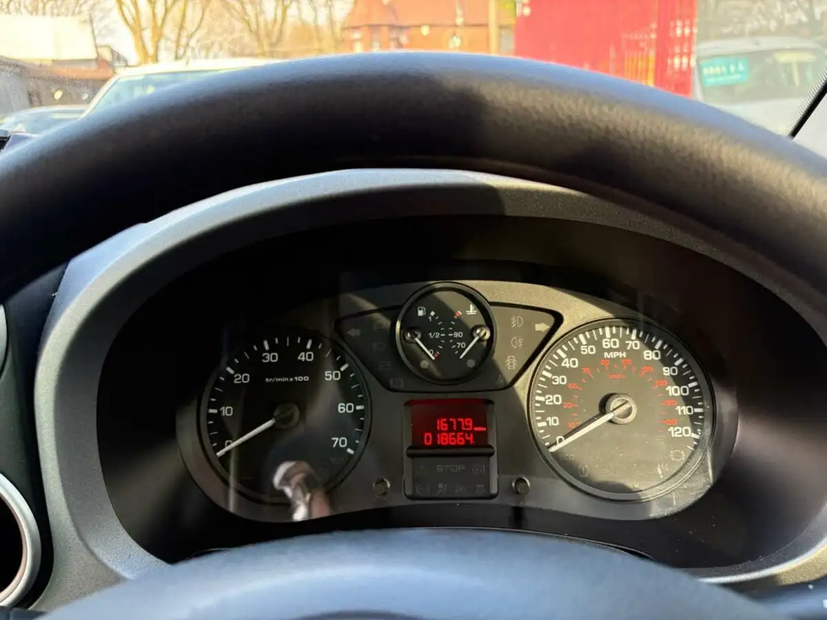2018-citroen-berlingo-16-vti-multispace-feel-big-24