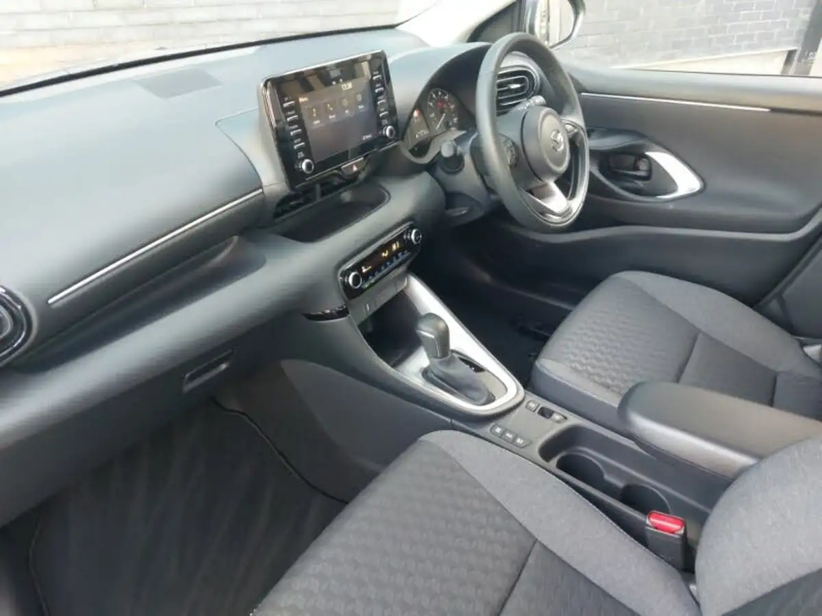 2023-mazda-mazda2-15-pure-big-4