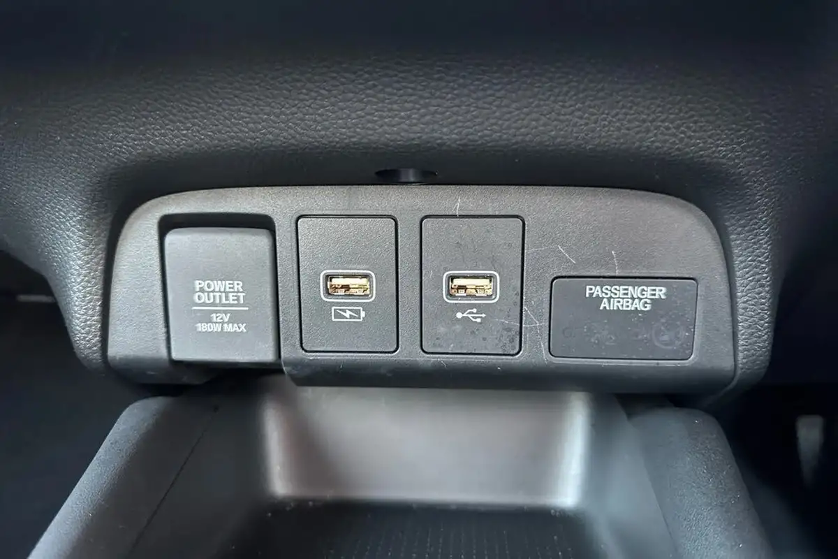 2022-honda-jazz-15-i-mmd-sr-109ps-big-20