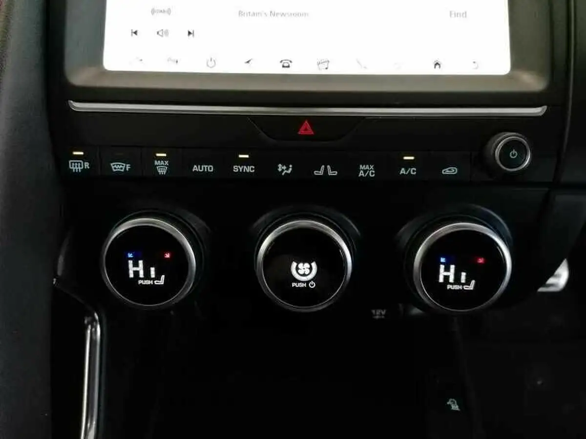 2020-jaguar-e-pace-20-i4d-chequered-flag-180ps-big-20