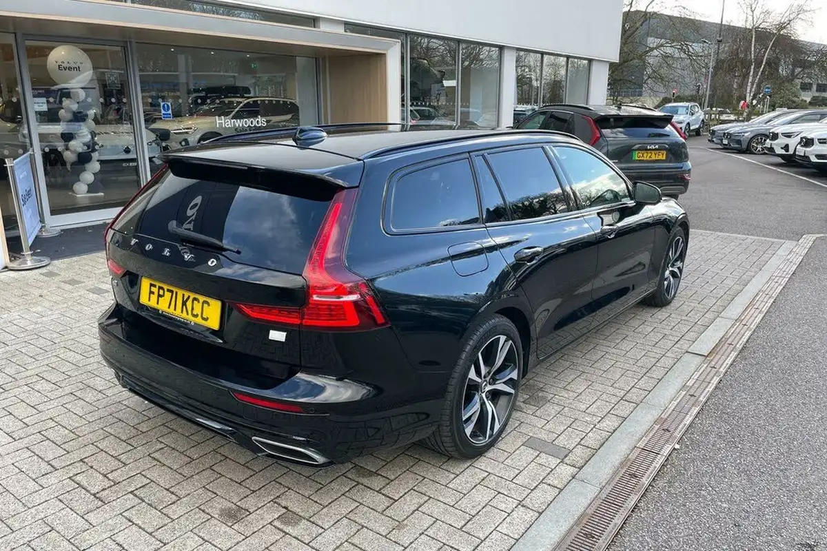 2021-volvo-v60-20-t6-r-design-350bhp-plug-in-hybrid-big-6