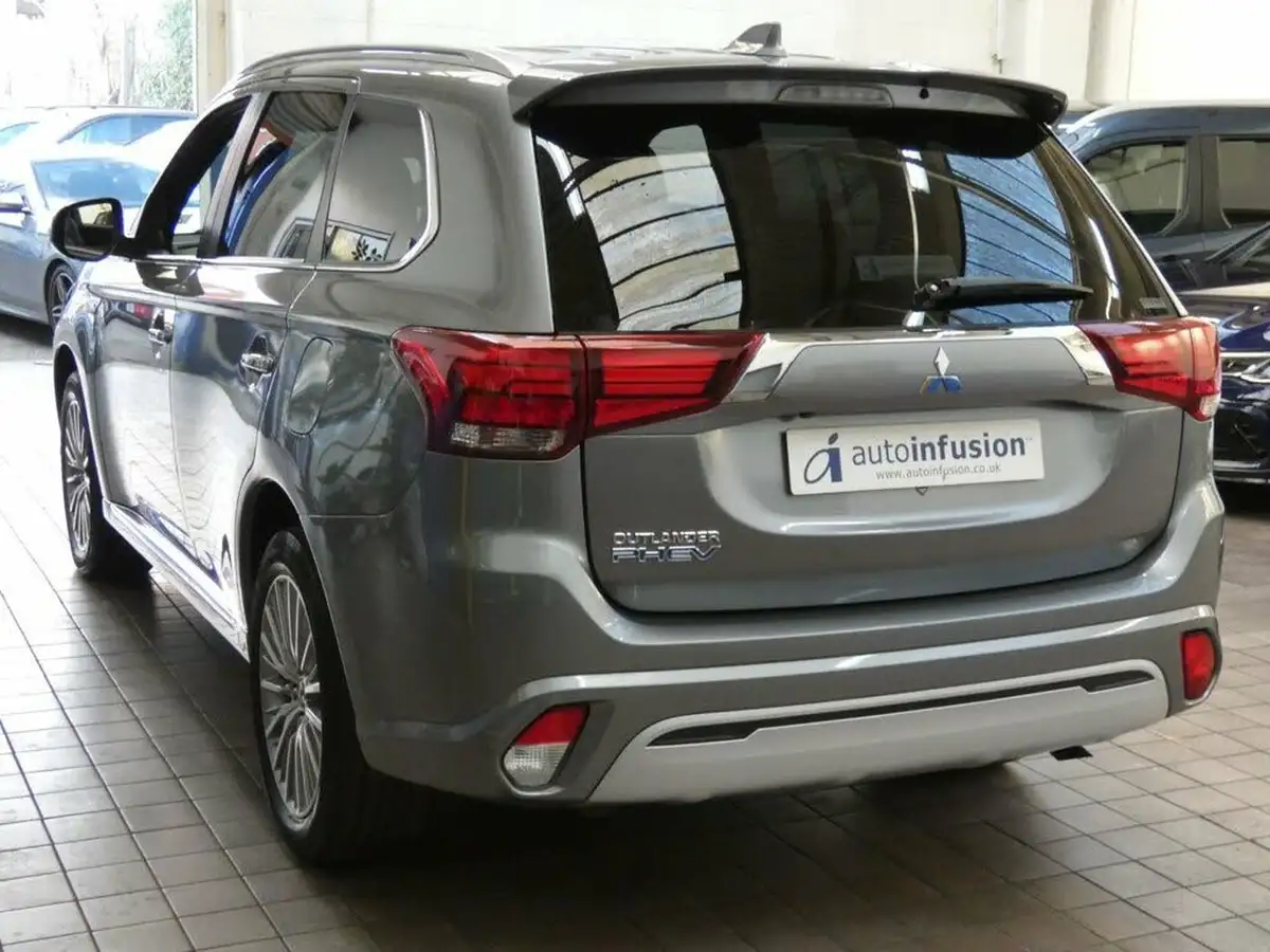 2021-mitsubishi-outlander-24-dynamic-phev-big-31
