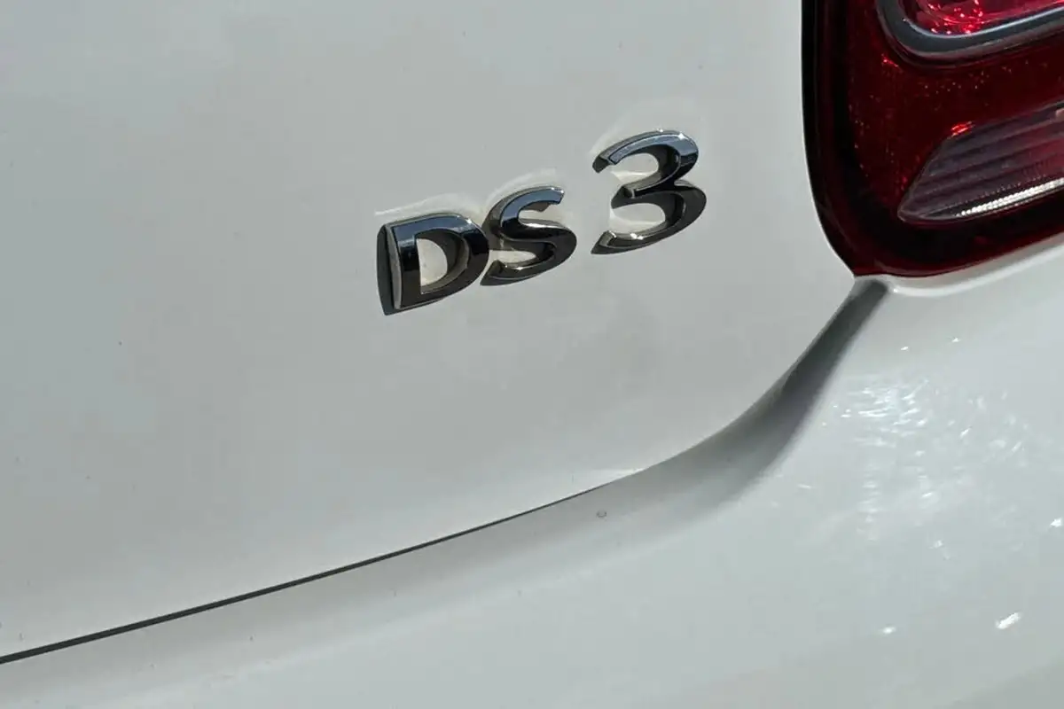 2017-ds-ds-3-12-puretech-connected-chic-82ps-big-24