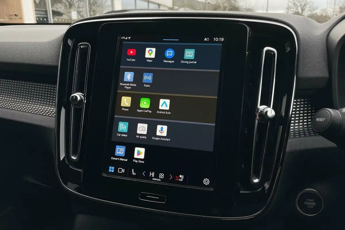 2024-volvo-xc40-20-b4-plus-big-38