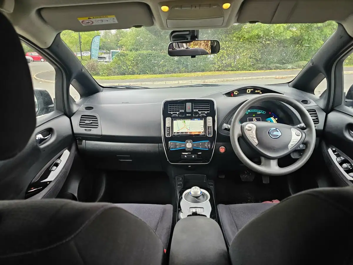 2017-nissan-leaf-e-acenta-80kw-24kwh-big-9