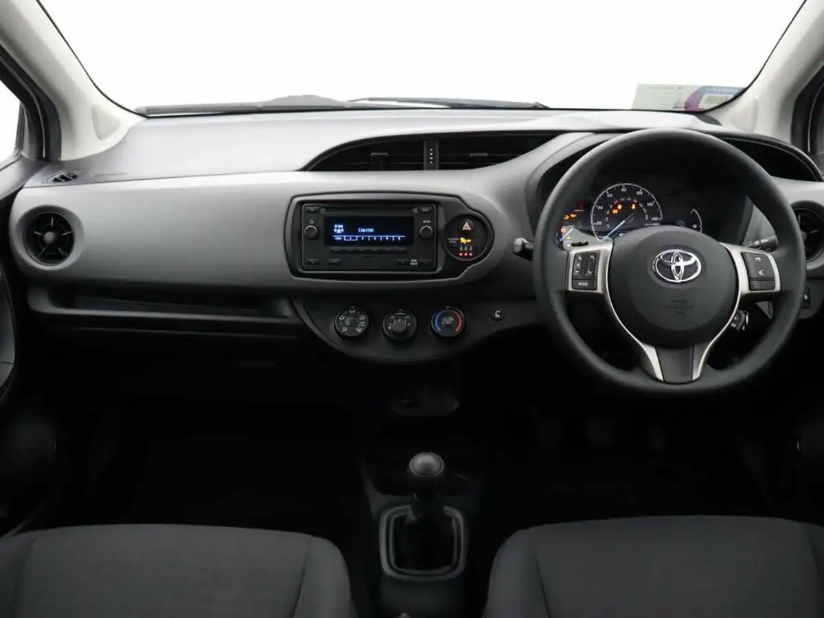 2019-toyota-yaris-10-vvt-i-active-big-12