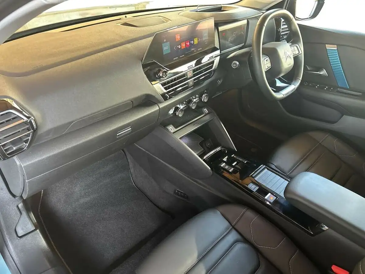 2022-citroen-c4-e-shine-plus-big-5