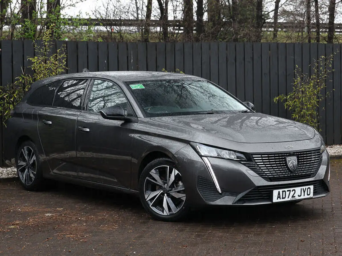 2023-peugeot-308-sw-12-puretech-allure-130ps-ss-eat8-big-15
