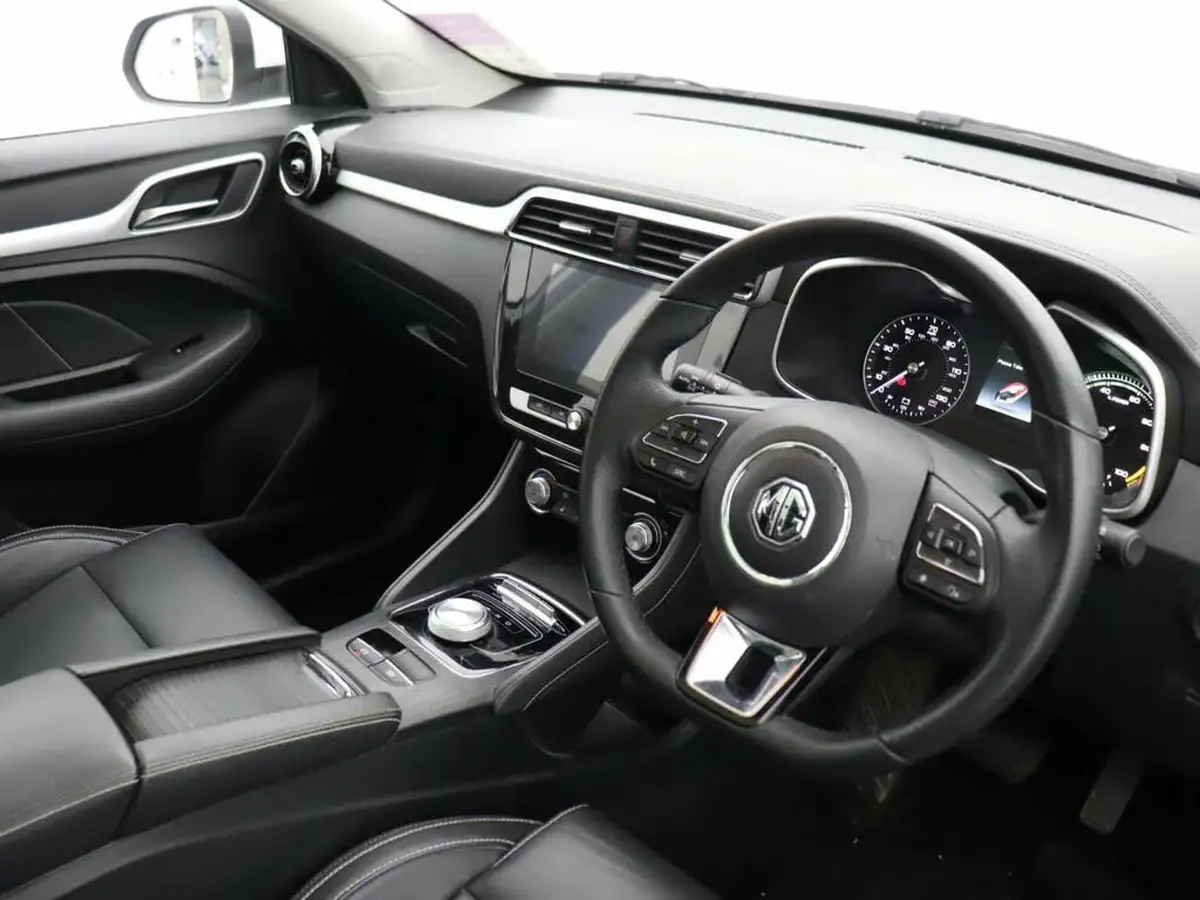 2021-mg-zs-suv-e-exclusive-ev-big-16