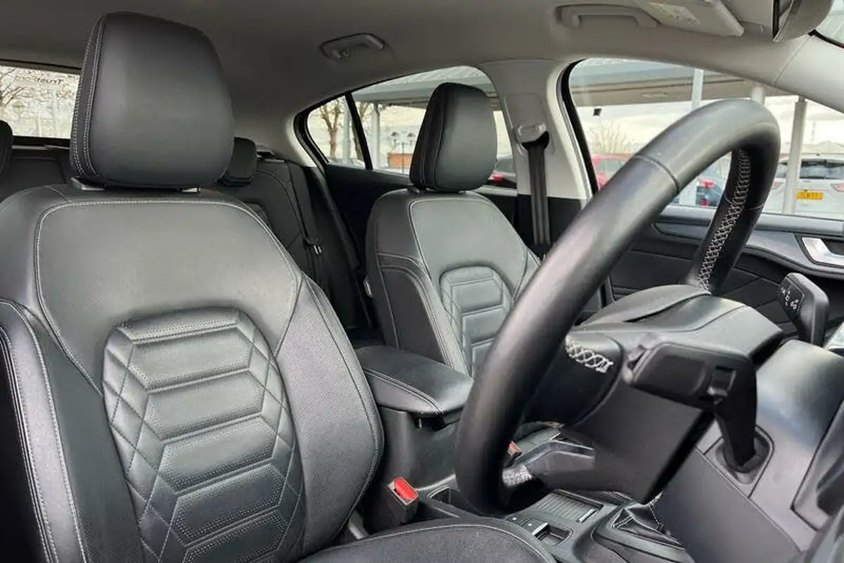 2022-ford-focus-big-16