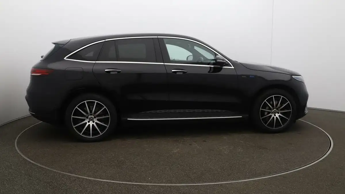 2022-mercedes-benz-eqc-e-eqc-400-amg-line-big-8