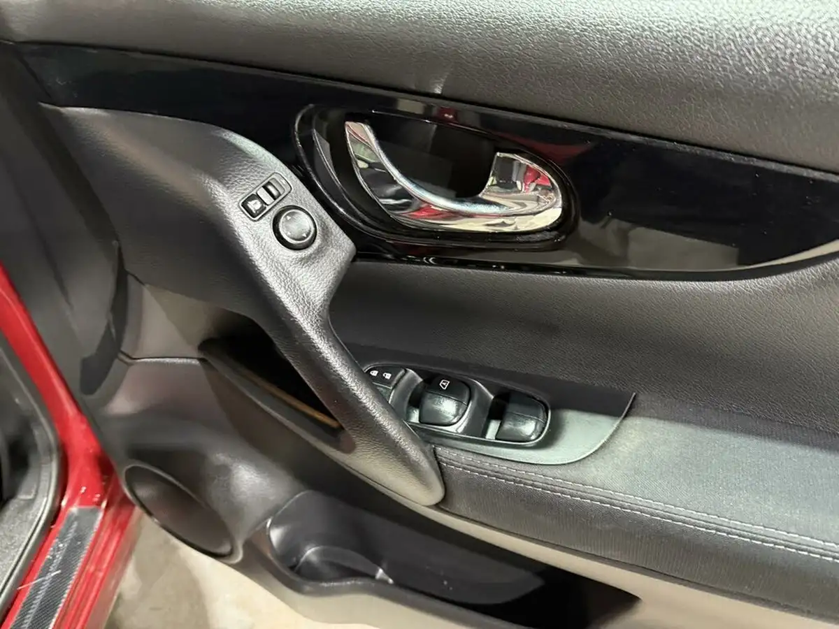 2014-nissan-qashqai-15dci-acenta-premium-big-20