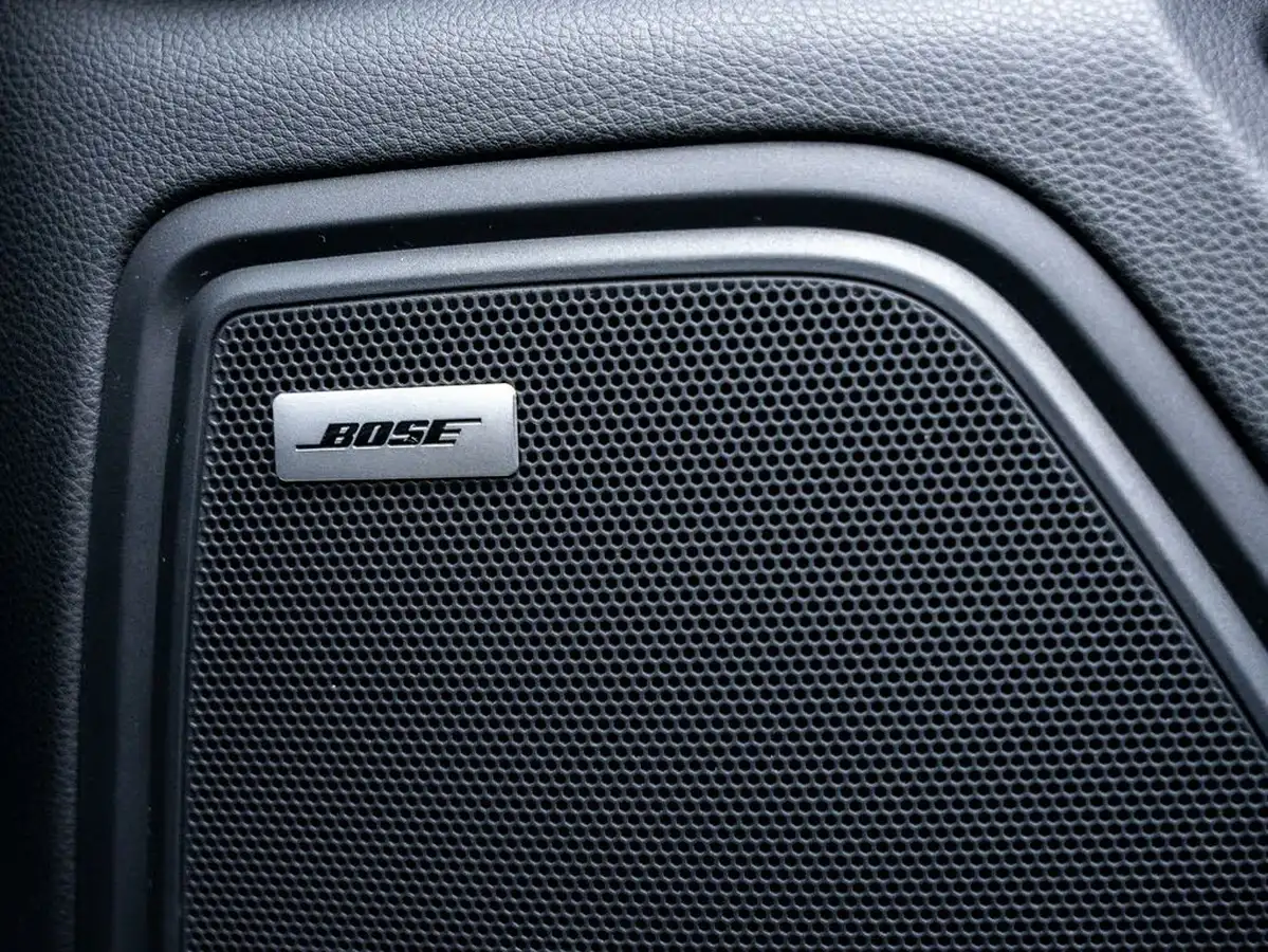 2022-porsche-macan-20-big-4