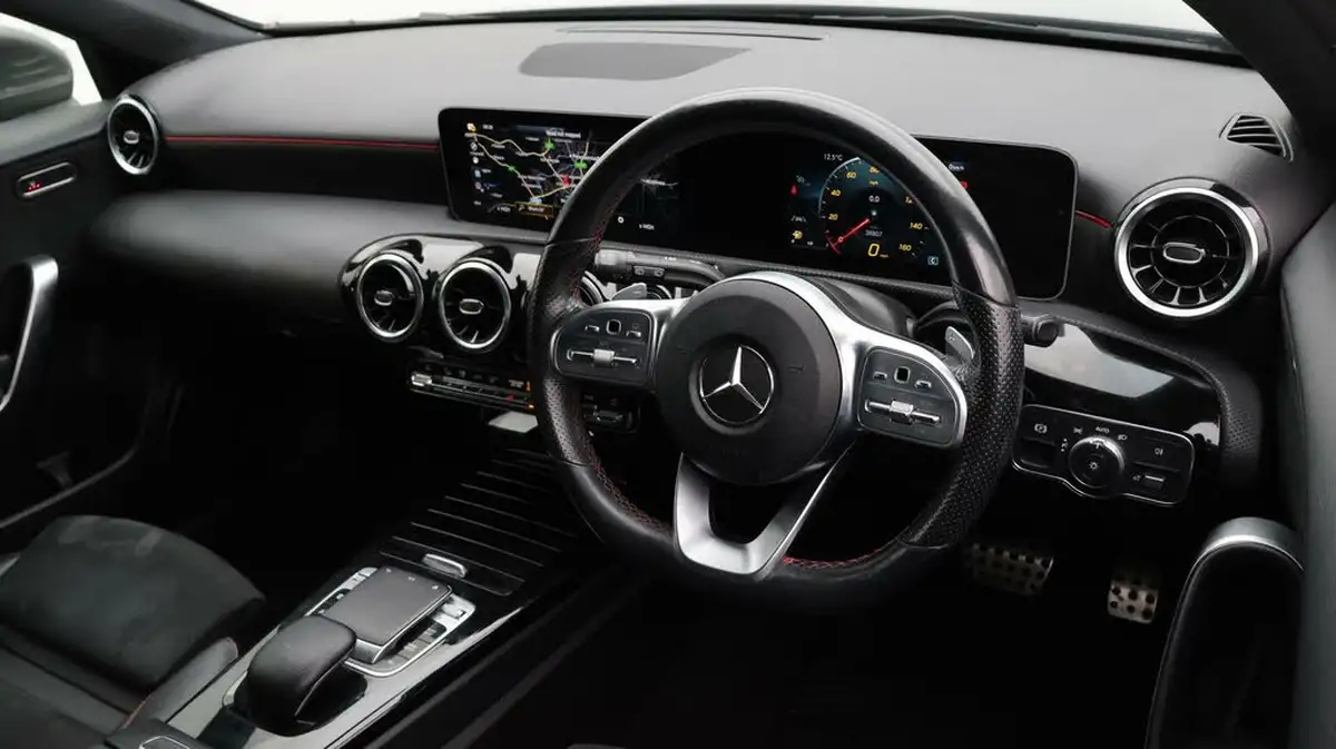 2019-mercedes-benz-a-class-13-a200-amg-line-executive-hatchback-5d-7g-dct-big-9