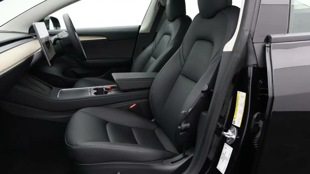 2022-tesla-model-3-e-long-range-big-13