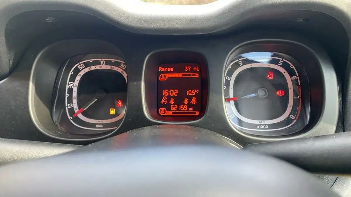 2019-fiat-panda-09-waze-4x4-big-35