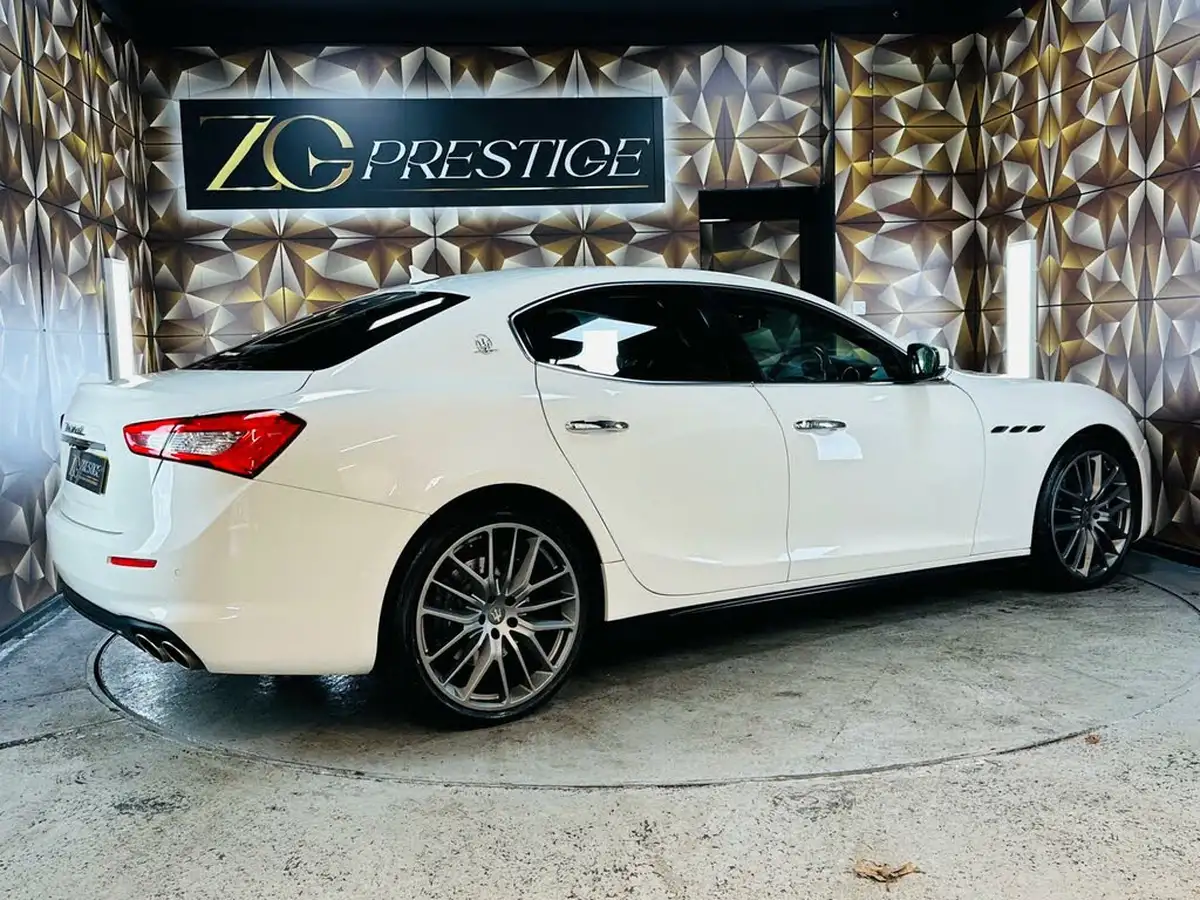 2019-maserati-ghibli-30-big-10