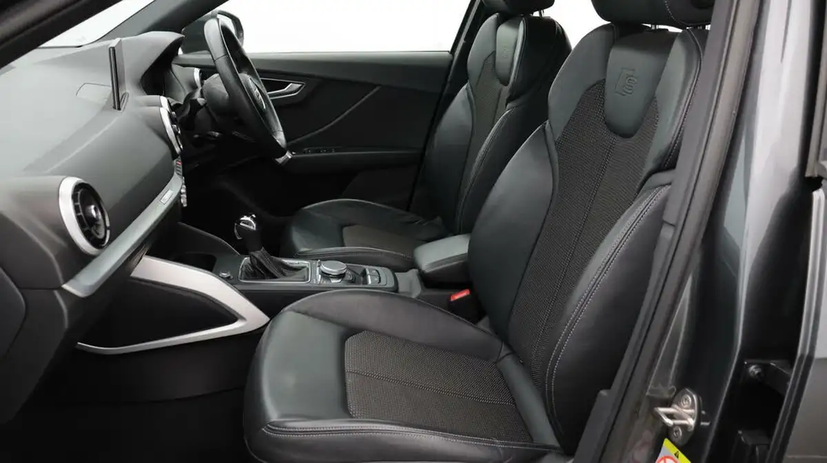 2020-audi-q2-15-35-tfsi-s-line-1498cc-tronic-big-14