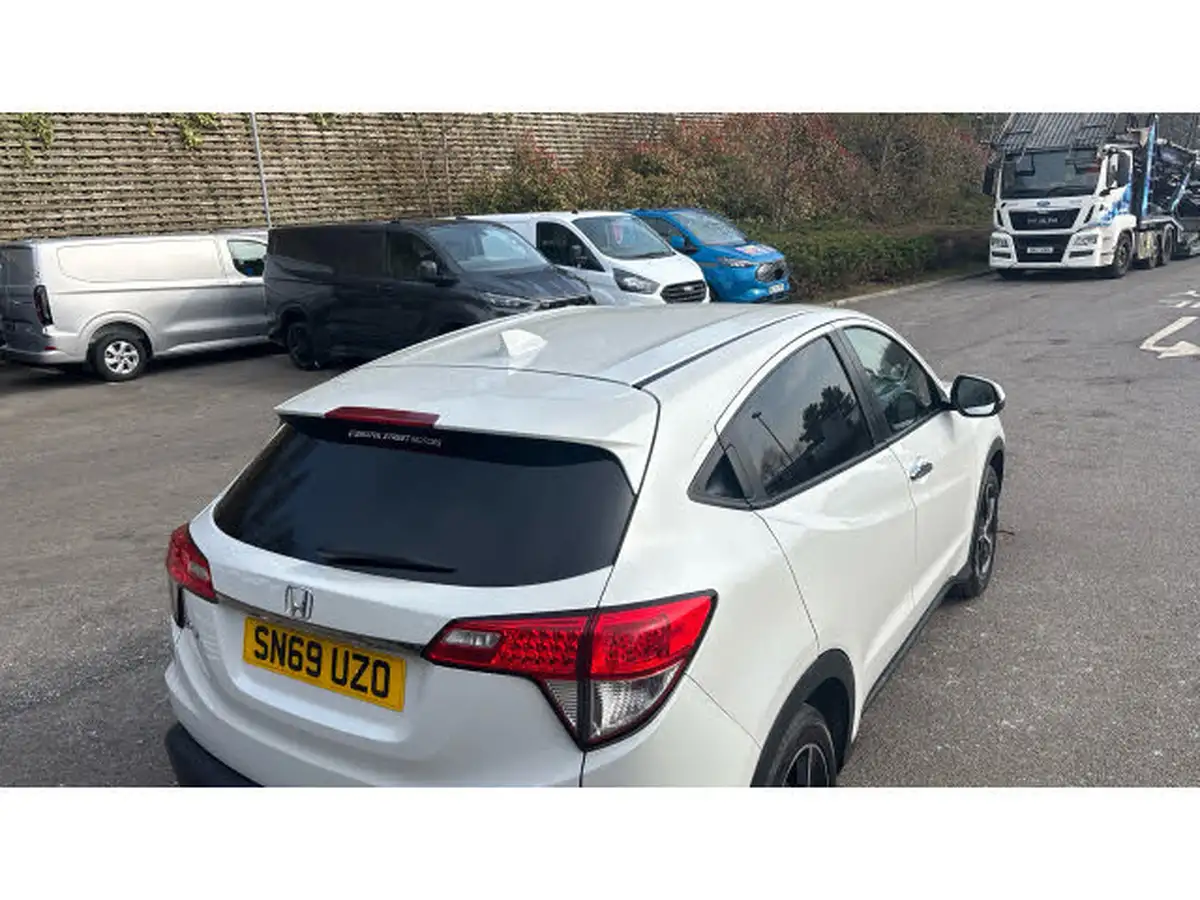 2020-honda-hr-v-16-i-dtec-se-big-54