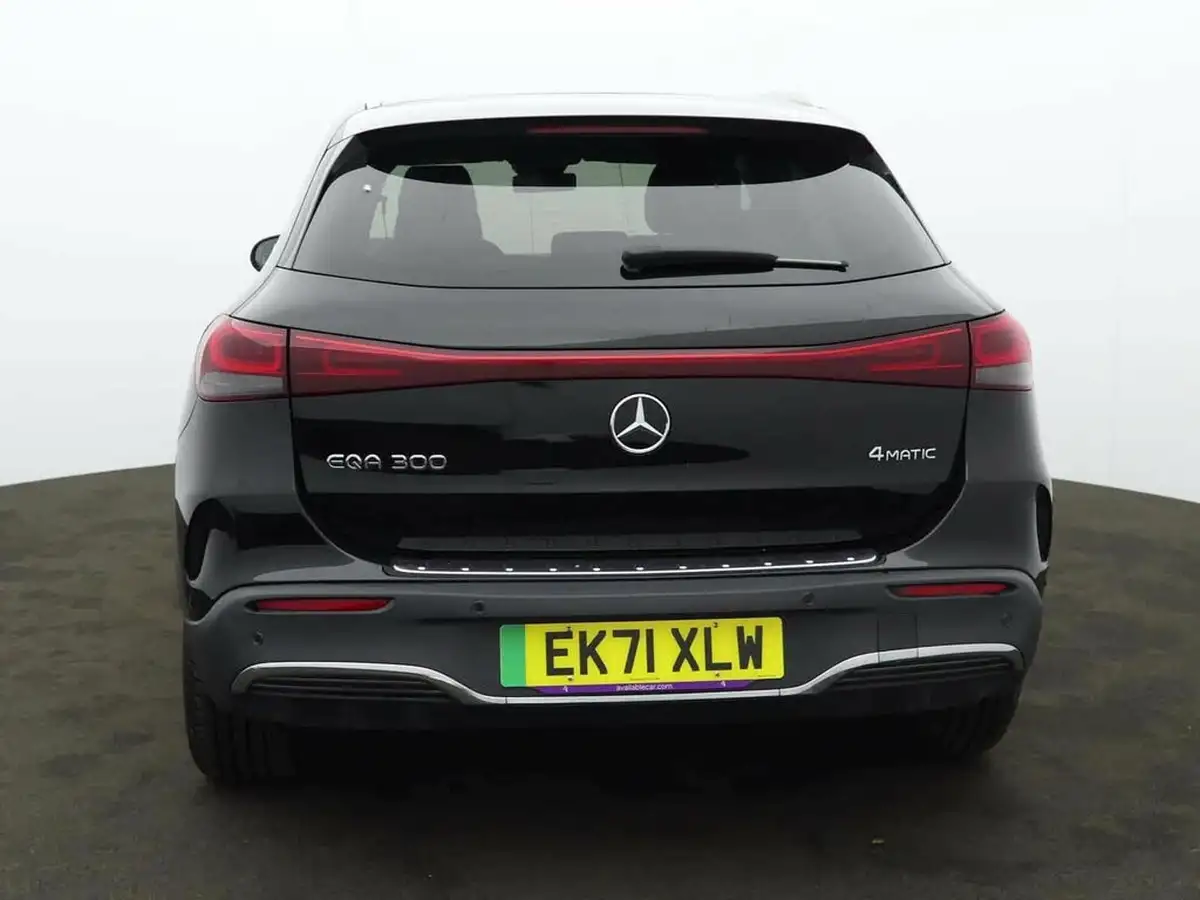 2021-mercedes-benz-eqa-e-eqa-300-amg-line-big-2