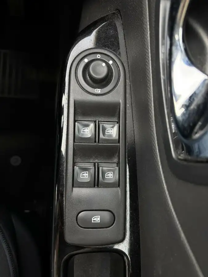 2015-renault-captur-15dci-dynamique-s-nav-90bhp-energy-ss-big-26