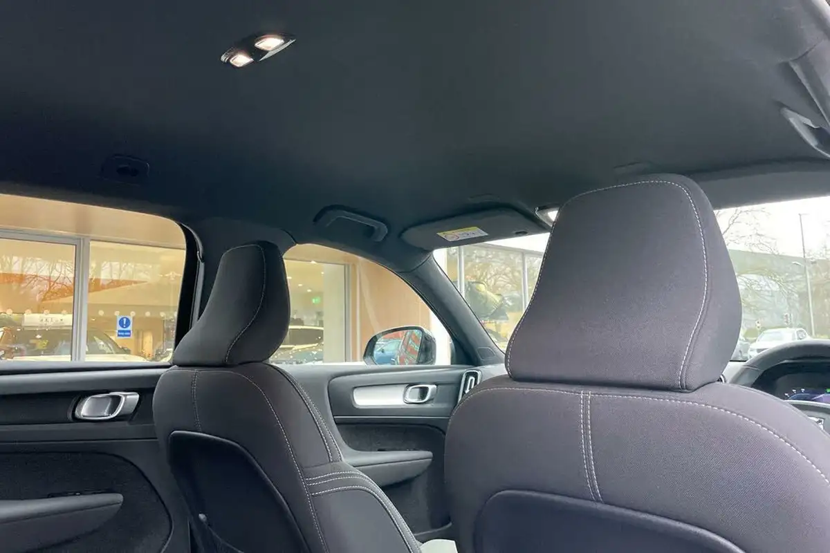2023-volvo-xc40-20-b3-plus-big-22