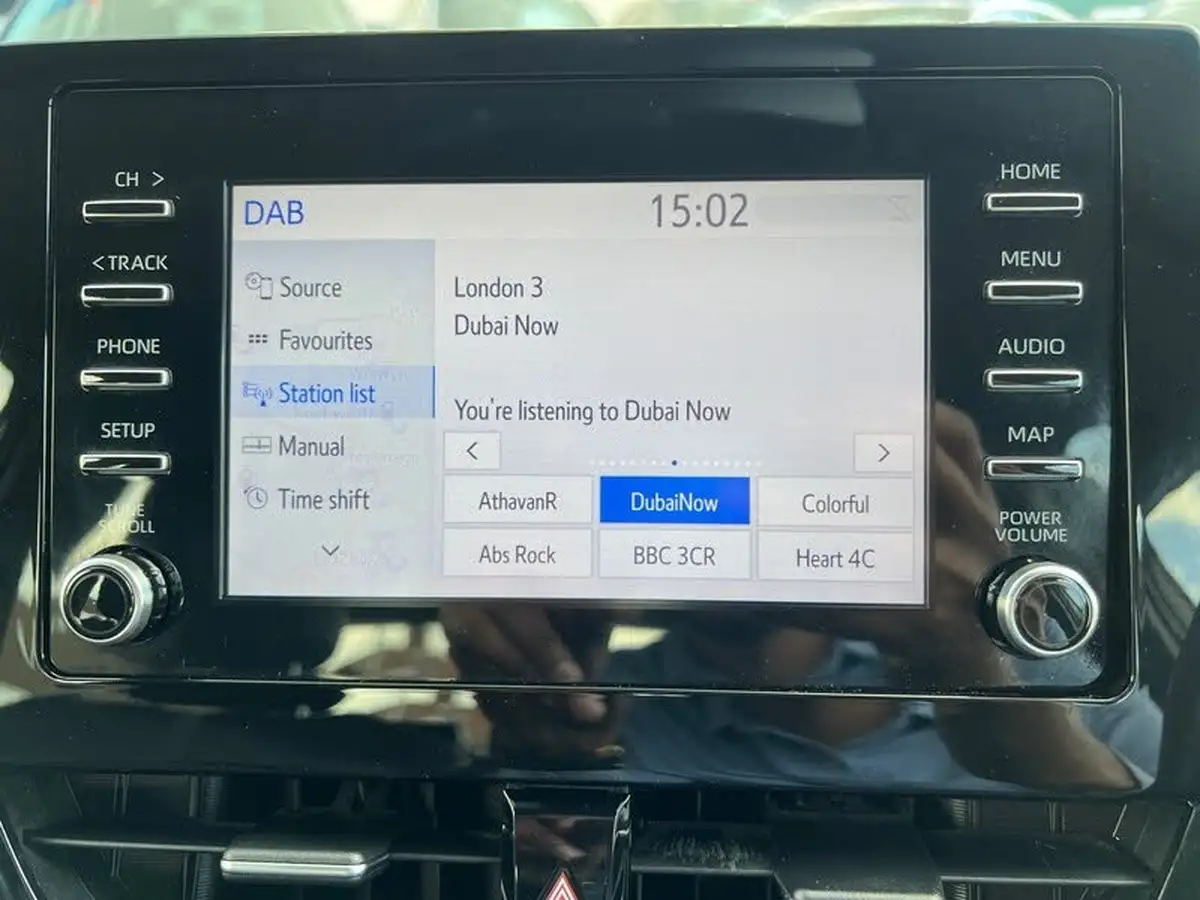 2021-toyota-camry-25-vvt-i-design-big-12