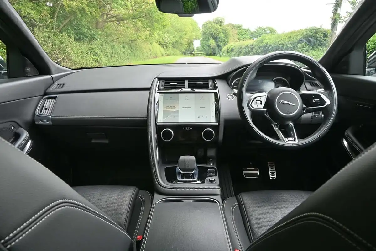 2021-jaguar-e-pace-20-d200-r-dynamic-se-big-26