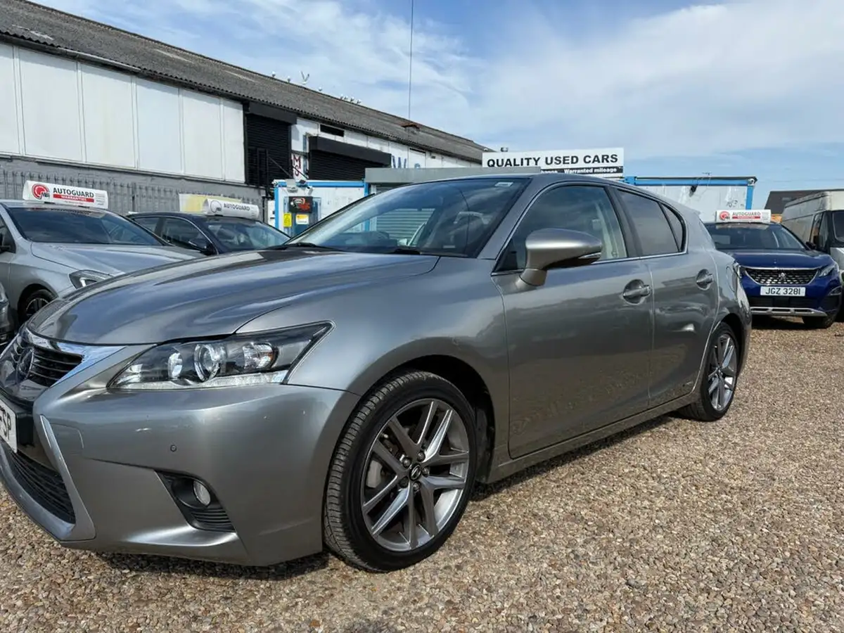 2015-lexus-ct-200h-18-advance-plus-big-8