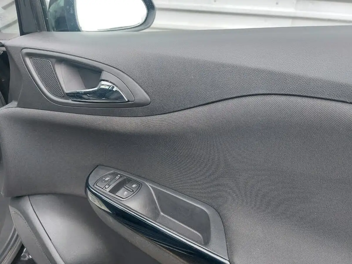 2018-vauxhall-corsa-14i-sri-90ps-ecoflex-5d-big-21