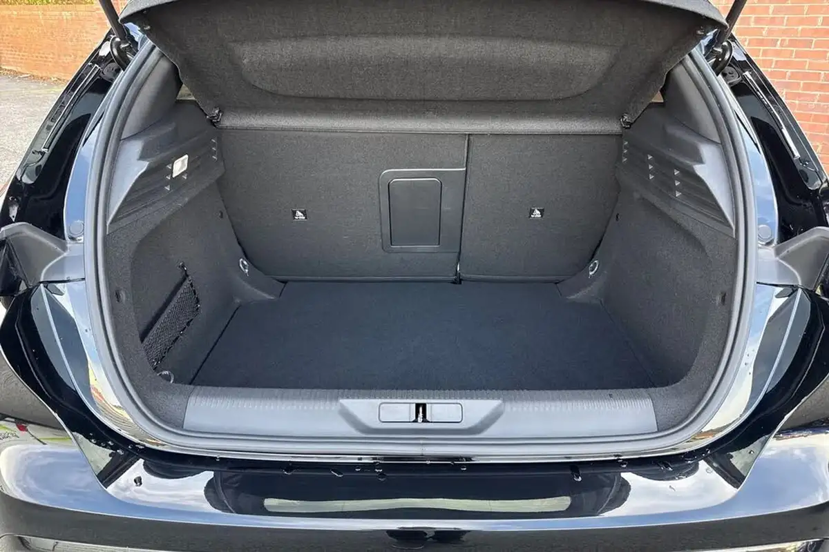 2023-peugeot-308-12-puretech-allure-premium-130ps-big-6