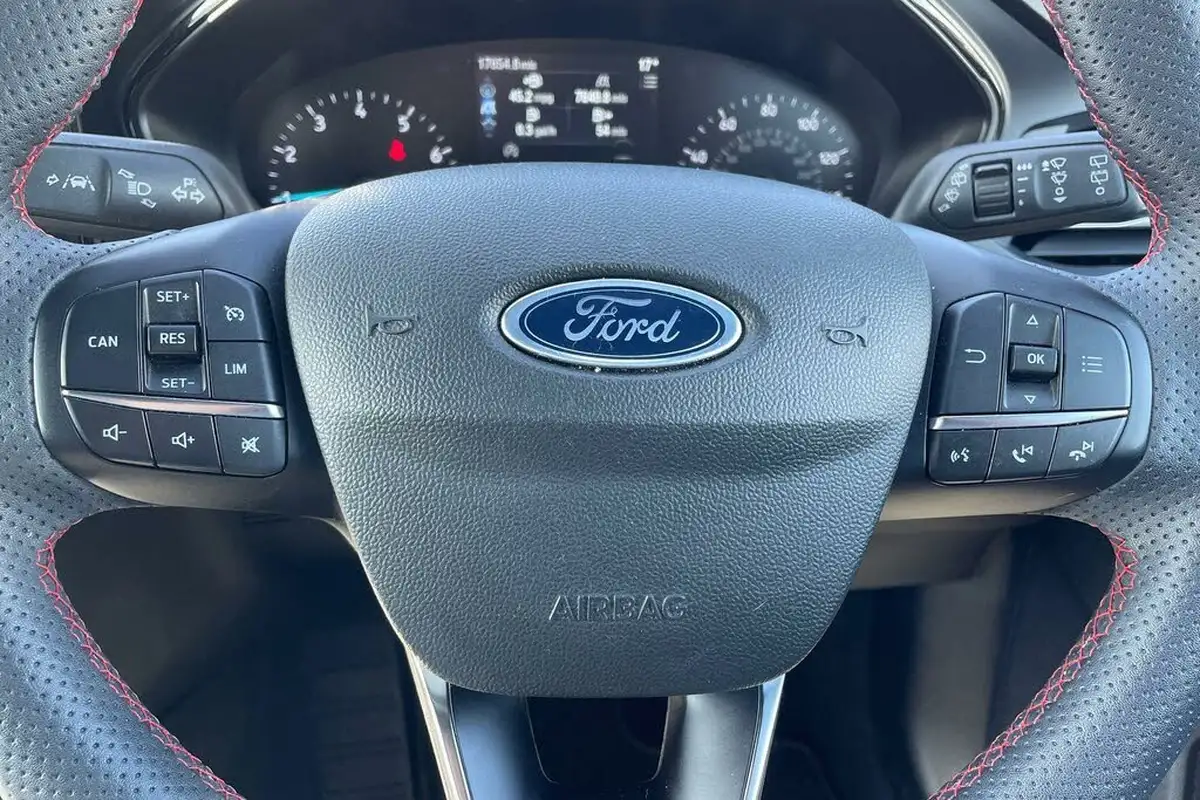 2022-ford-focus-10t-st-line-125ps-hatchback-big-13