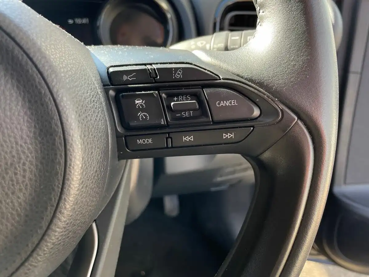 2023-mazda-mazda2-15-select-big-16